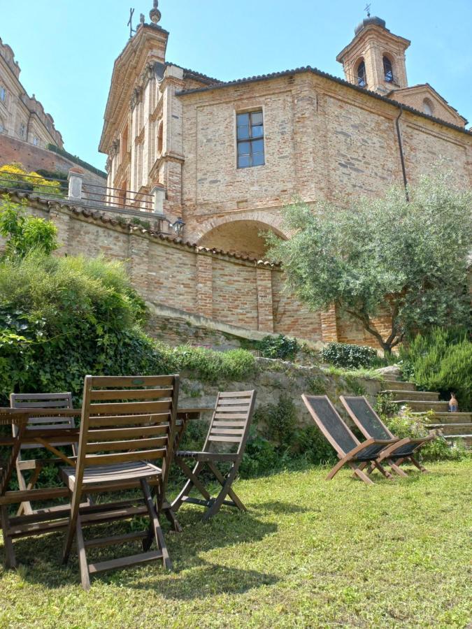 Il Giardino Di Olivia Apartment Guarene Exterior photo